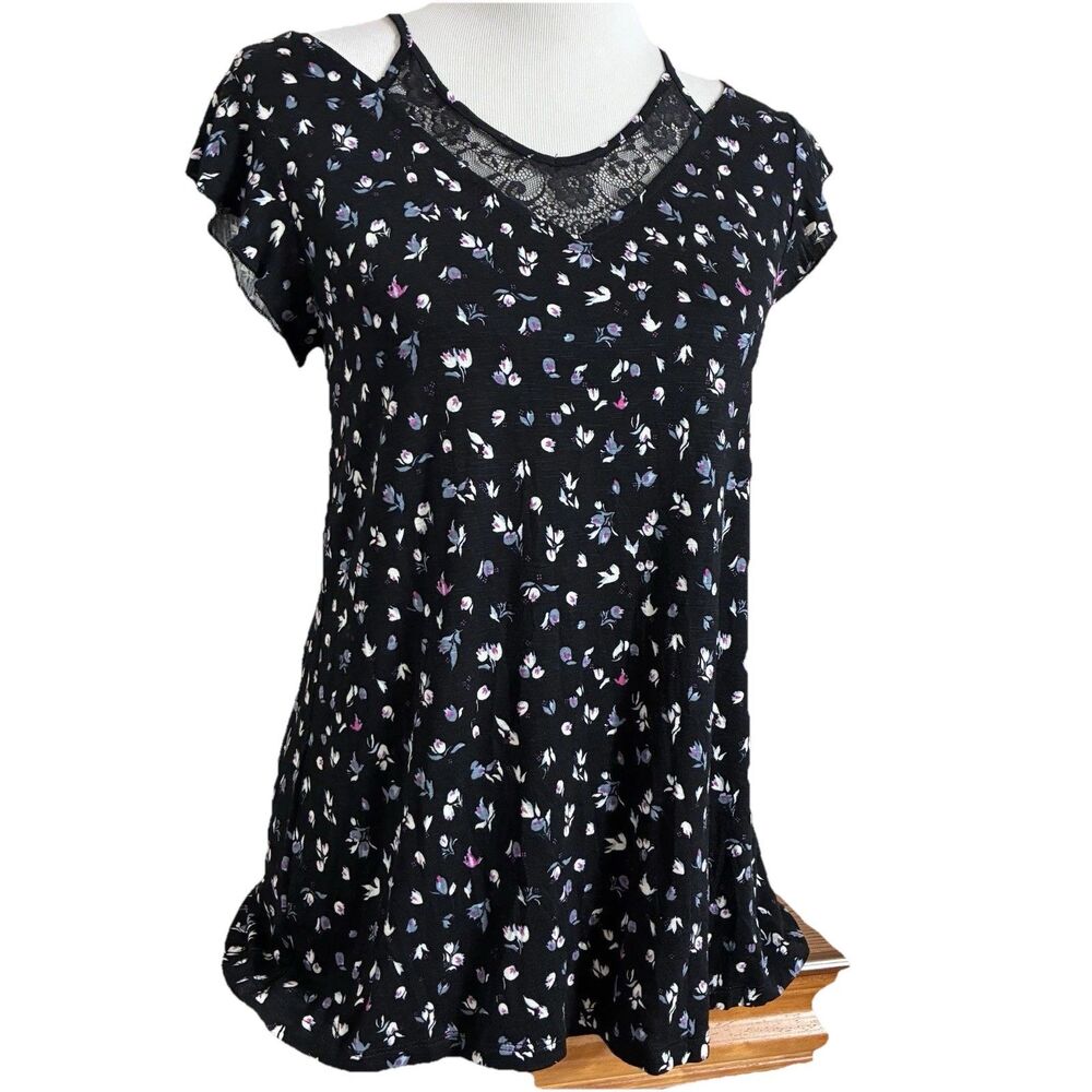 Maurices Floral Black Short Sleeve V-Neck Blouse Top Lace Back Detail Flowy